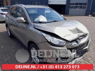 Salvage car Hyundai Ix35 iX35 (LM), SUV, 2009 / 2015 2.0 16V 2010/5