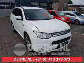 rozbiórka samochody osobowe Mitsubishi Outlander Outlander (GF/GG), SUV, 2012 / 2022 2.0 16V PHEV 4x4 2013/12