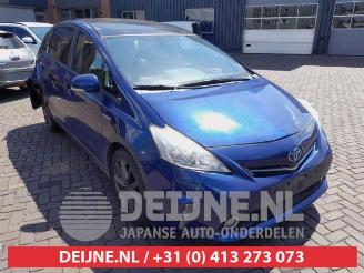 Salvage car Toyota Prius Plus Prius Plus (ZVW4), MPV, 2011 1.8 Hybrid 16V 2012/8