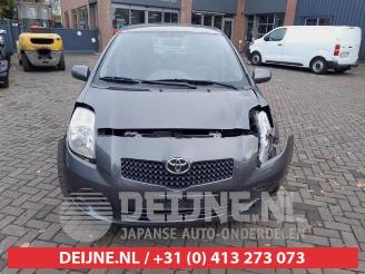 Toyota Yaris Yaris II (P9), Hatchback, 2005 / 2014 1.3 16V VVT-i picture 2