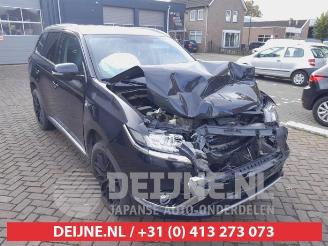 rozbiórka samochody osobowe Mitsubishi Outlander Outlander (GF/GG), SUV, 2012 / 2022 2.0 16V PHEV 4x4 2015/11