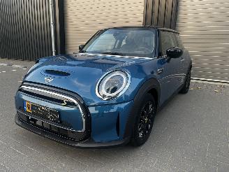 Coche accidentado Mini Electric BUSINESS EDITION 33KW / NAVI / CAMERA / CRUISE 2022/9