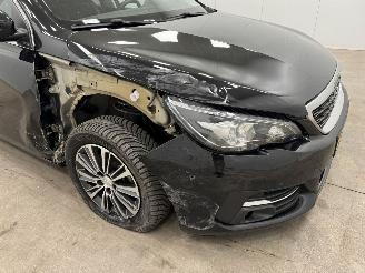 Peugeot 308 SW 1.2 PureTech Allure Navi Clima picture 18