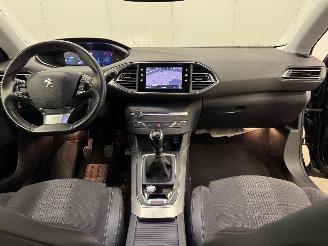 Peugeot 308 SW 1.2 PureTech Allure Navi Clima picture 11