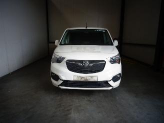 disassembly passenger cars Opel Combo 1.5 CDTI 2021/4