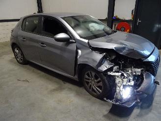 Peugeot 208 1.2 THP picture 3