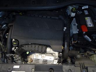 Peugeot 208 1.2 THP picture 5