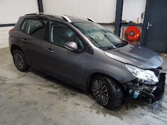 Salvage car Peugeot 2008 1.6 HDI 2017/1