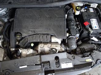 Peugeot 208 1.2 THP picture 5