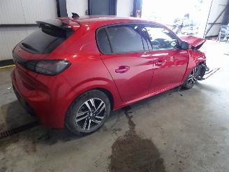 Peugeot 208 1.2 THP picture 3