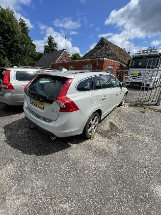Volvo V-60 1.6 T3 Summun polestar picture 3