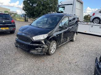 Coche siniestrado Ford Tourneo Courier 1.0 ecoboost 2016/1