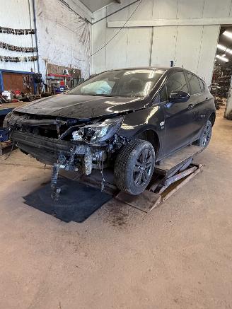 krockskadad bil auto Opel Astra Astra K 1.2 2020/1