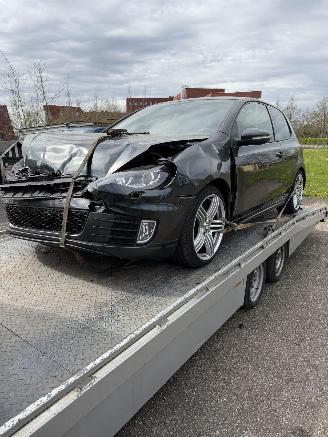 krockskadad bil auto Volkswagen Golf 2.0 TDI gtd 2011/1