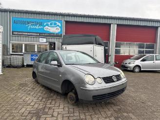 Salvage car Volkswagen Polo Polo IV (9N1/2/3), Hatchback, 2001 / 2012 1.4 16V 2004/6