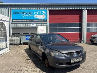 Coche siniestrado Mitsubishi Lancer Lancer Wagon (CS/CT), Combi, 2003 / 2008 2.0 16V 2004