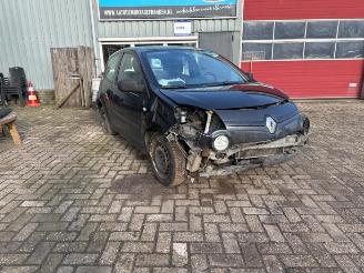 Uttjänta bilar auto Renault Twingo Twingo II (CN), Hatchback 3-drs, 2007 / 2014 1.5 dCi 75 FAP 2013/1