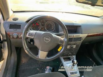 Opel Astra Astra H (L48), Hatchback 5-drs, 2004 / 2014 1.6 16V Twinport picture 9