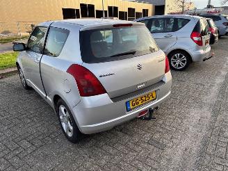 Suzuki Swift  picture 3