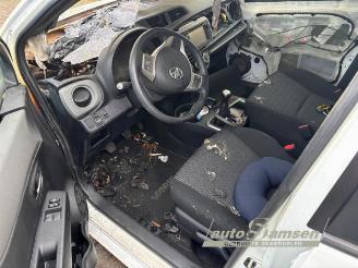 skadebil auto Toyota Yaris Yaris III (P13), Hatchback, 2010 / 2020 1.0 12V VVT-i 2014/3