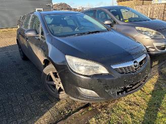 krockskadad bil auto Opel Astra  2010/11