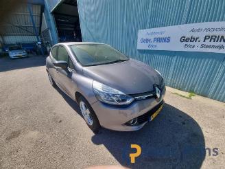 Uttjänta bilar auto Renault Clio Clio IV (5R), Hatchback 5-drs, 2012 / 2021 0.9 Energy TCE 90 12V 2015/11