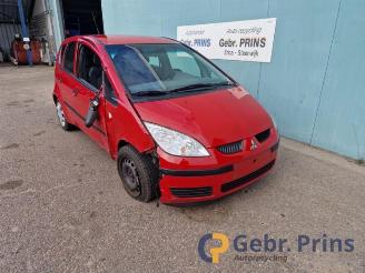 Coche siniestrado Mitsubishi Colt Colt (Z2/Z3), Hatchback, 2004 / 2012 1.3 16V 2004/10