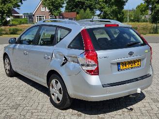 Kia Cee d 1.4 16V Combi/o  Benzine 1.396cc 66kW (90pk) FWD picture 6