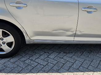 Kia Cee d 1.4 16V Combi/o  Benzine 1.396cc 66kW (90pk) FWD picture 4