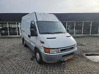 skadebil auto Iveco Daily 50C11 CHC  Diesel 2.798cc 78kW (106pk) RWD 2000/3