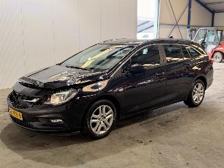 Opel Astra SPORTS TOURER picture 3