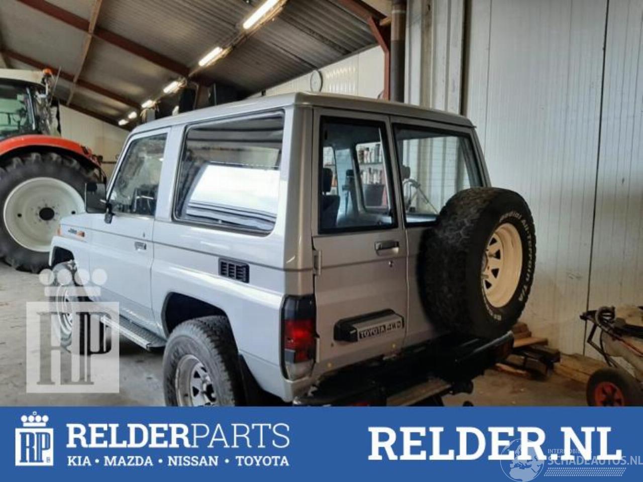 Toyota Landcruiser Land Cruiser (J7), Terreinwagen, 1984 2.4 TD