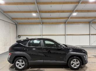 damaged passenger cars Hyundai Kona 1.6GDI 77kW Automaat  HEV Comfort 2024/1