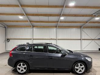 Damaged car Volvo V-60 2.4D5 151kW Automaat Summum 2011/2