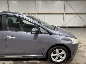 Mitsubishi Grandis 2.4-16V 121kW Automaat InSport 7 Persoons picture 14