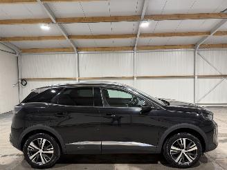 Damaged car Peugeot 3008 1.2PureTech 96kW Automaat Lease Premium 2021/4