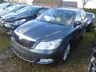 Vaurioauto  passenger cars Skoda Octavia 1.2 tsi 2011/2