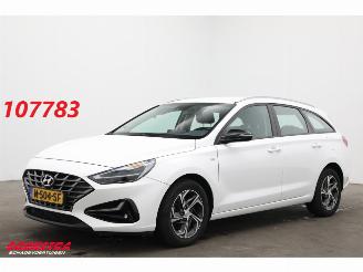 krockskadad bil auto Hyundai I-30 Wagon 1.0 T-GDi MHEV Comfort Smart Clima Navi Cruise Camera PDC 2022/1