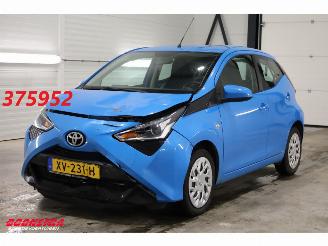 Unfallwagen Toyota Aygo 1.0 VVT-i x-play Bluetooth Airco Cruise Camera 2019/4