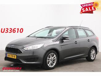 damaged passenger cars Ford Focus 1.0 Trend Navi Airco Cruise PDC 2017/2