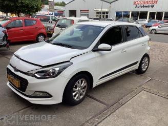 Vrakbiler auto Hyundai I-20 i20 (GBB), Hatchback, 2014 / 2020 1.0 T-GDI 100 12V 2016/9