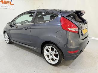 uszkodzony samochody osobowe Ford Fiesta 1.6 Titanium 8kW Clima 2010/1