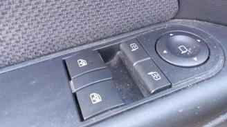 Opel Astra Astra H (L48), Hatchback 5-drs, 2004 / 2014 1.6 16V picture 21