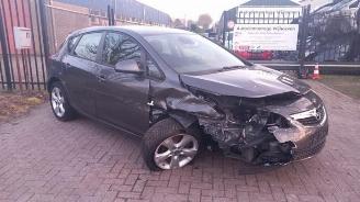 Vrakbiler auto Opel Astra Astra J (PC6/PD6/PE6/PF6), Hatchback 5-drs, 2009 / 2015 1.4 Turbo 16V 2011/11