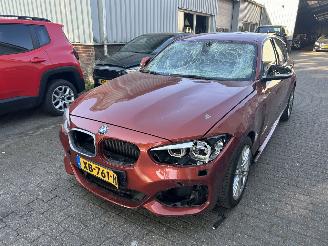 Schadeauto BMW 1-serie 118i   Automaat 2017/12