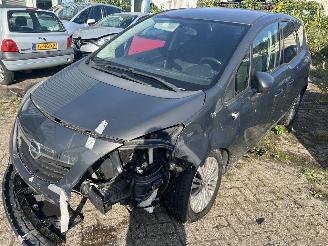damaged passenger cars Opel Meriva 1.4 Cosmo 2013/10