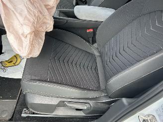 Cupra Born Essential 63 KwH    170 KW picture 9