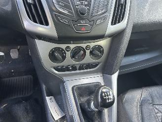 Ford Focus 1.6 TDCI   5 Drs picture 10