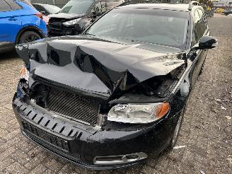 Schadeauto Volvo V-70 2.0 D Kinetic 2010/1