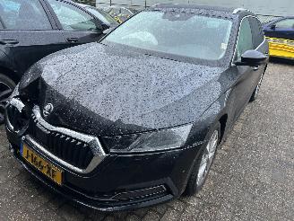 Unfallwagen Skoda Octavia Combi 1.5 TSI  Greentech First Edition 2020/11